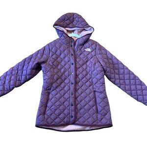 The North Face Quilted Sherpa lined puffer jacket size M